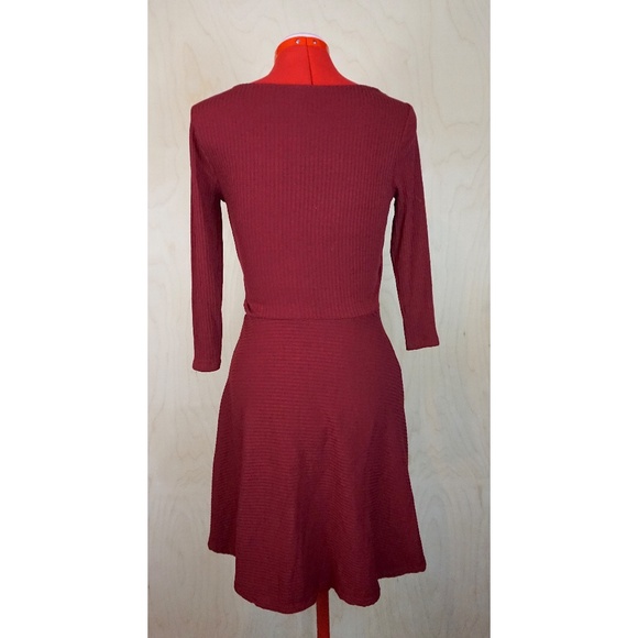 ModCloth 3/4 Sleeve Faux-Wrap Dress in Burgundy - Picture 3 of 7